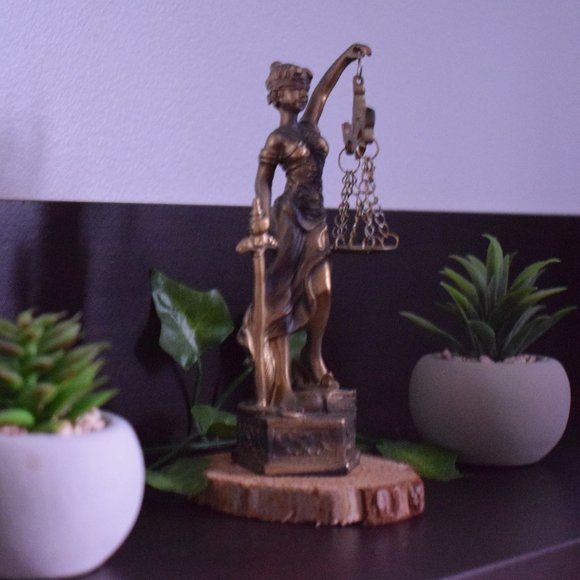 Themis Lady justice statue | Bronze look| NIB - Picture 7 of 12
